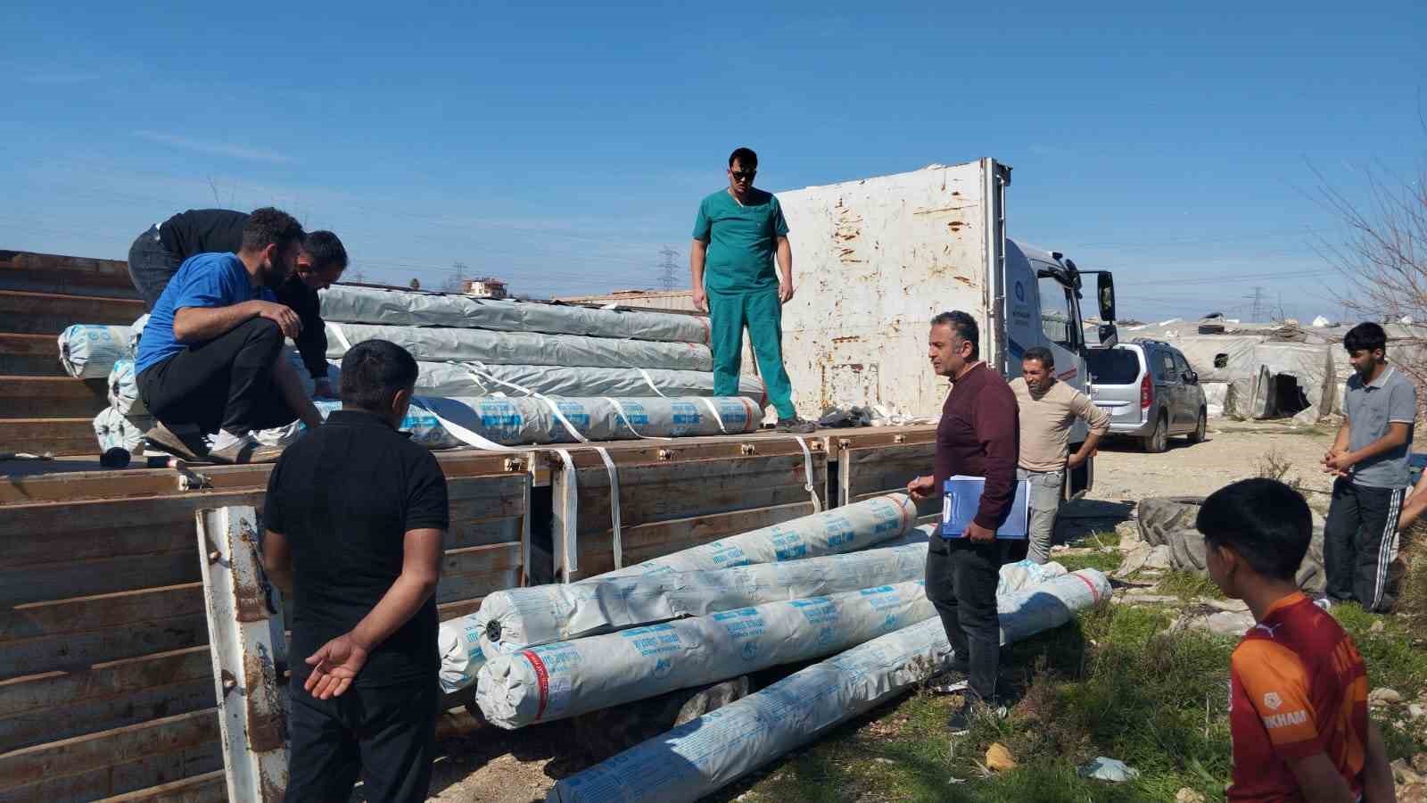 Antalya’da Hortum Vurdu, Büyükşehir’den Naylon Desteği: Çözüm Geçici mi Kalıyor?