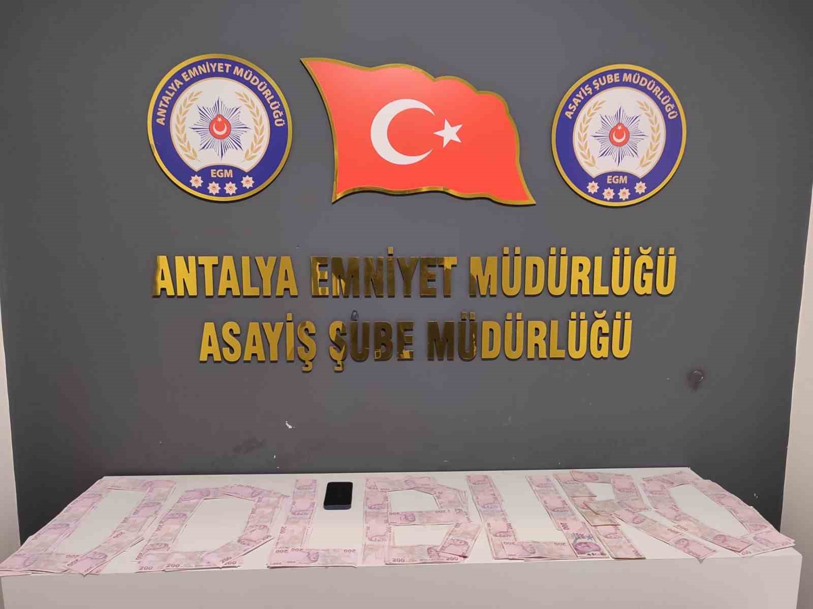 Sahte Göç Polisi'nden 1 milyonluk vurgun