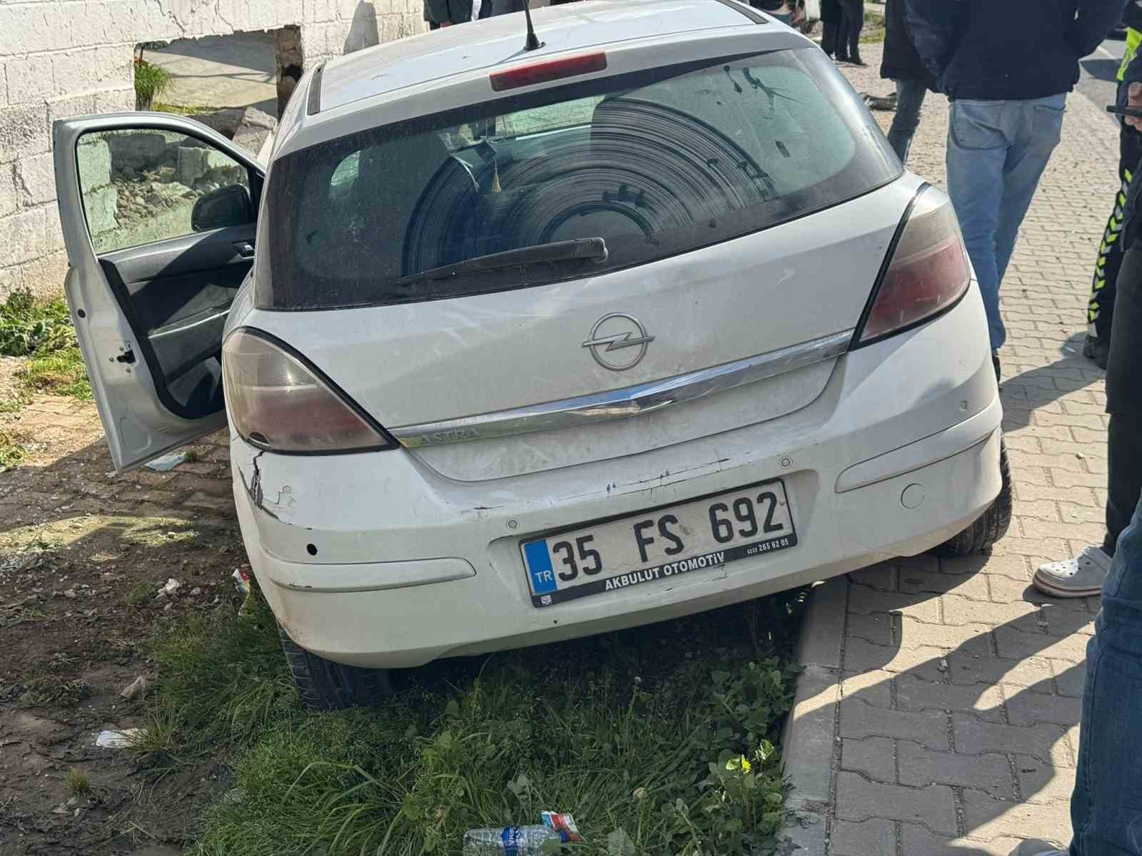 İzmir’de otomobilin çarptığı kadın hayatını kaybetti