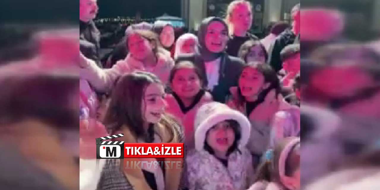 Tüm Türkiye'nin yüreğine işleyen ilahiyi öğrencilerle söyledi