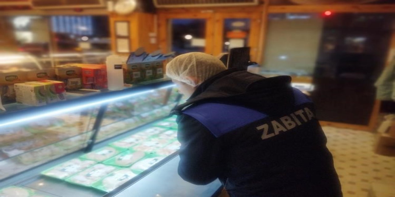 Kasaptaki tarihi geçmiş tavuk ve kokoreçe el kondu