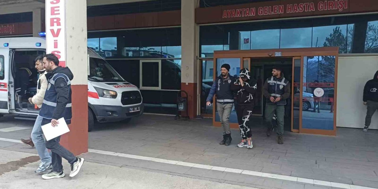 Banka hesabı ve GSM hattı açtırıp, hesapları dolandırıcılara devrettiler