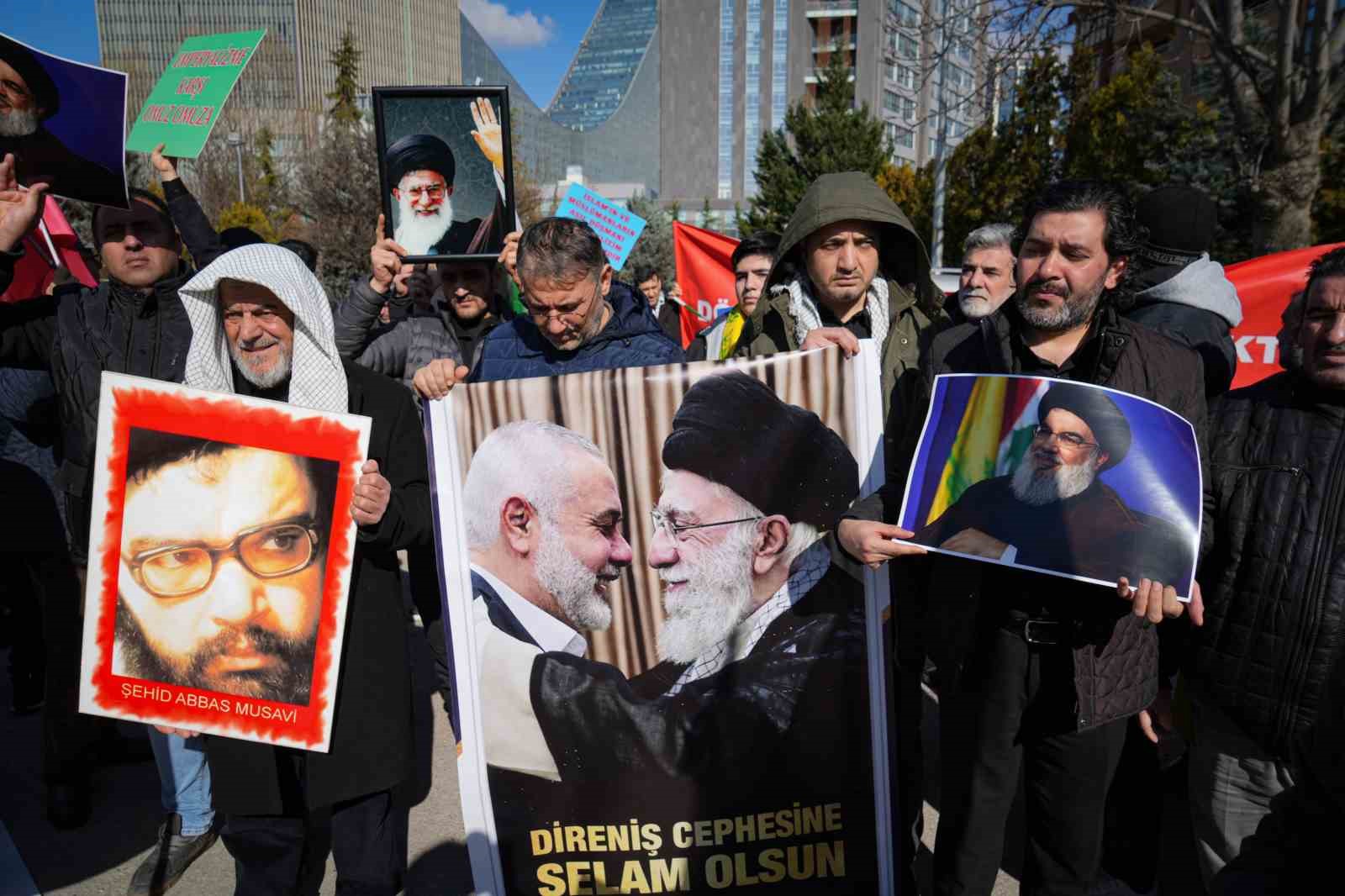 Ankara'da bayraklar yarıya indi