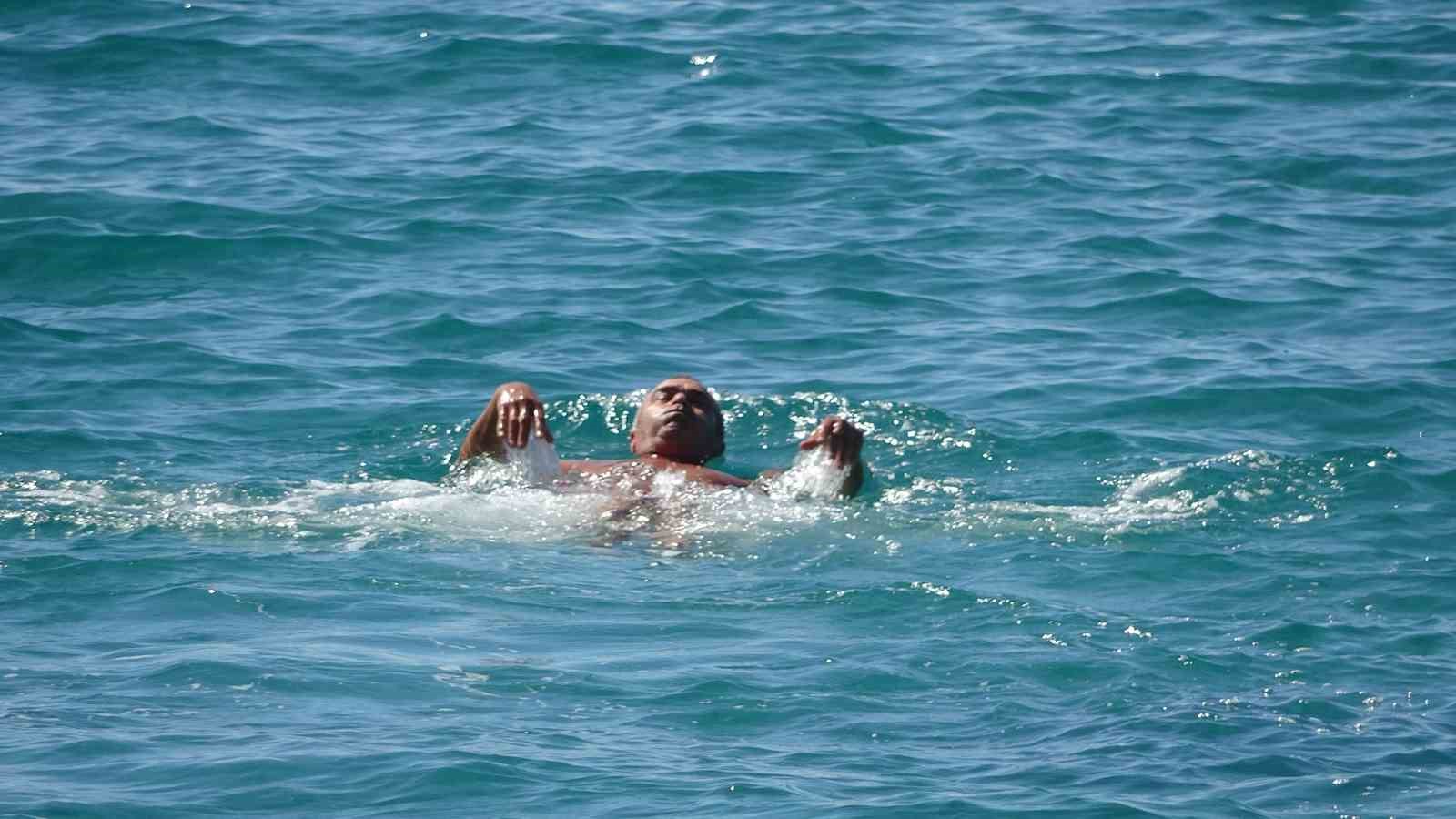 Alanya'da deniz sezonu açıldı