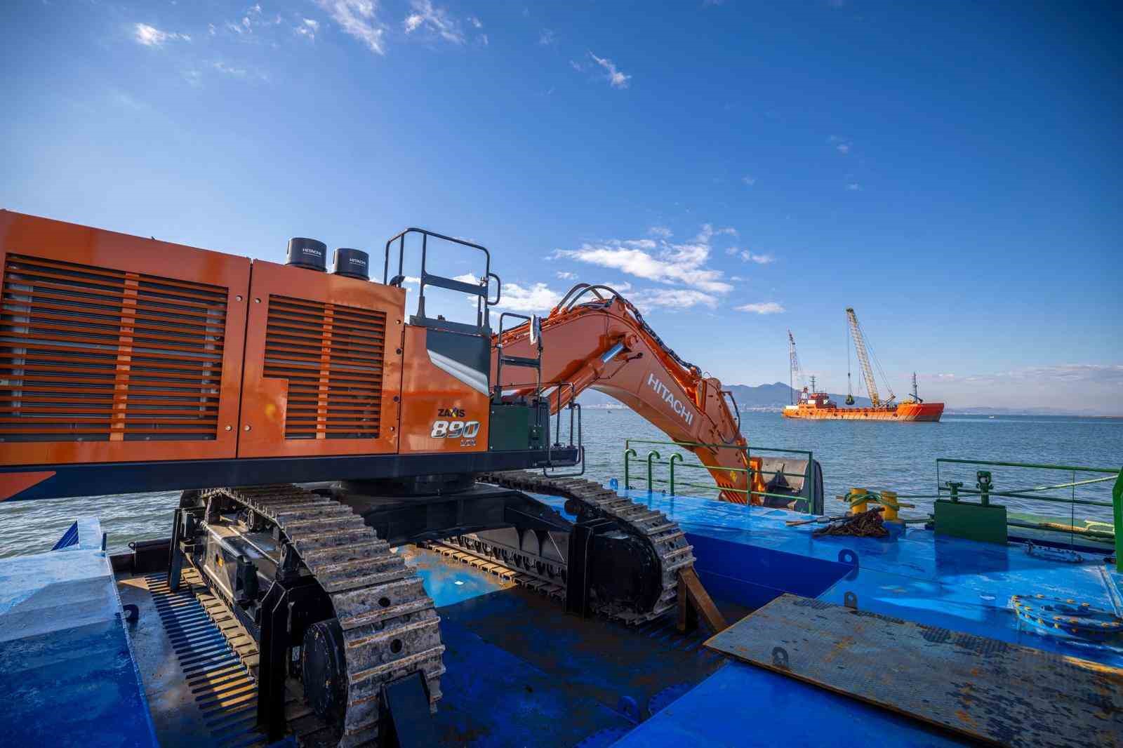 İzmir Körfezi'nden 200 bin kamyon çamur çıkarılacak