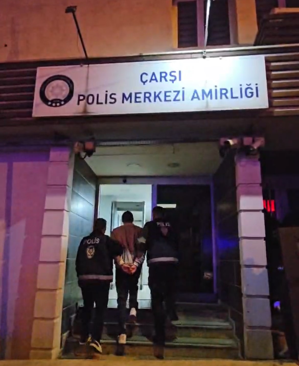 Görüntüsü açık verdi 24 yıl için cezaevine gönderildi