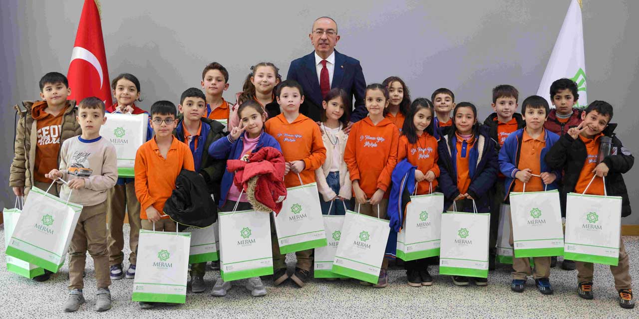 Başkan Kavuş minik öğrencileri belediyede ağırladı