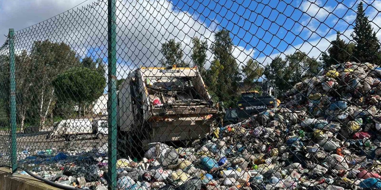 İzmir'de hijyen krizi büyüyor: İşçiler şantiyeyi terk etti