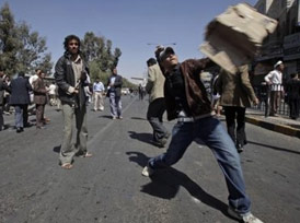 Yemen sokakları kan golüne döndü!