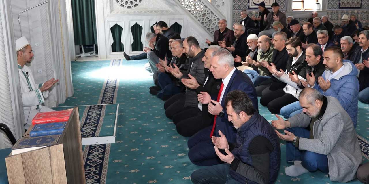 Konya SMMM Odası’ndan şehitler ve meslektaşlar için hatim duası