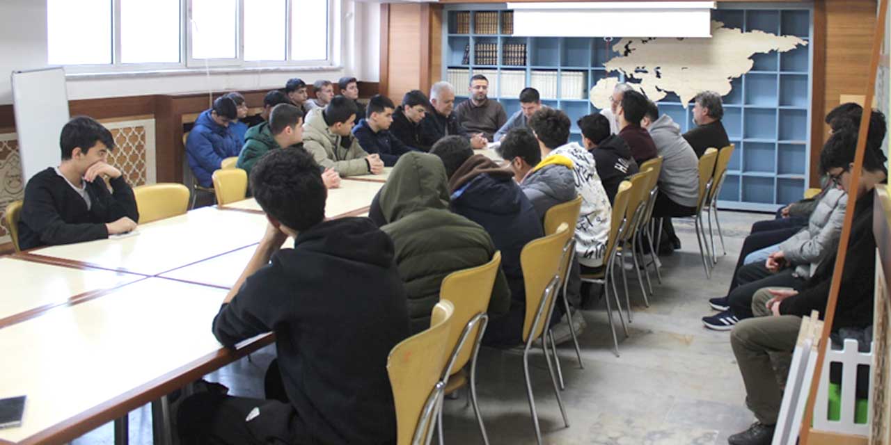 Meram’da öğrencilerden Filistin bilinci toplantısı