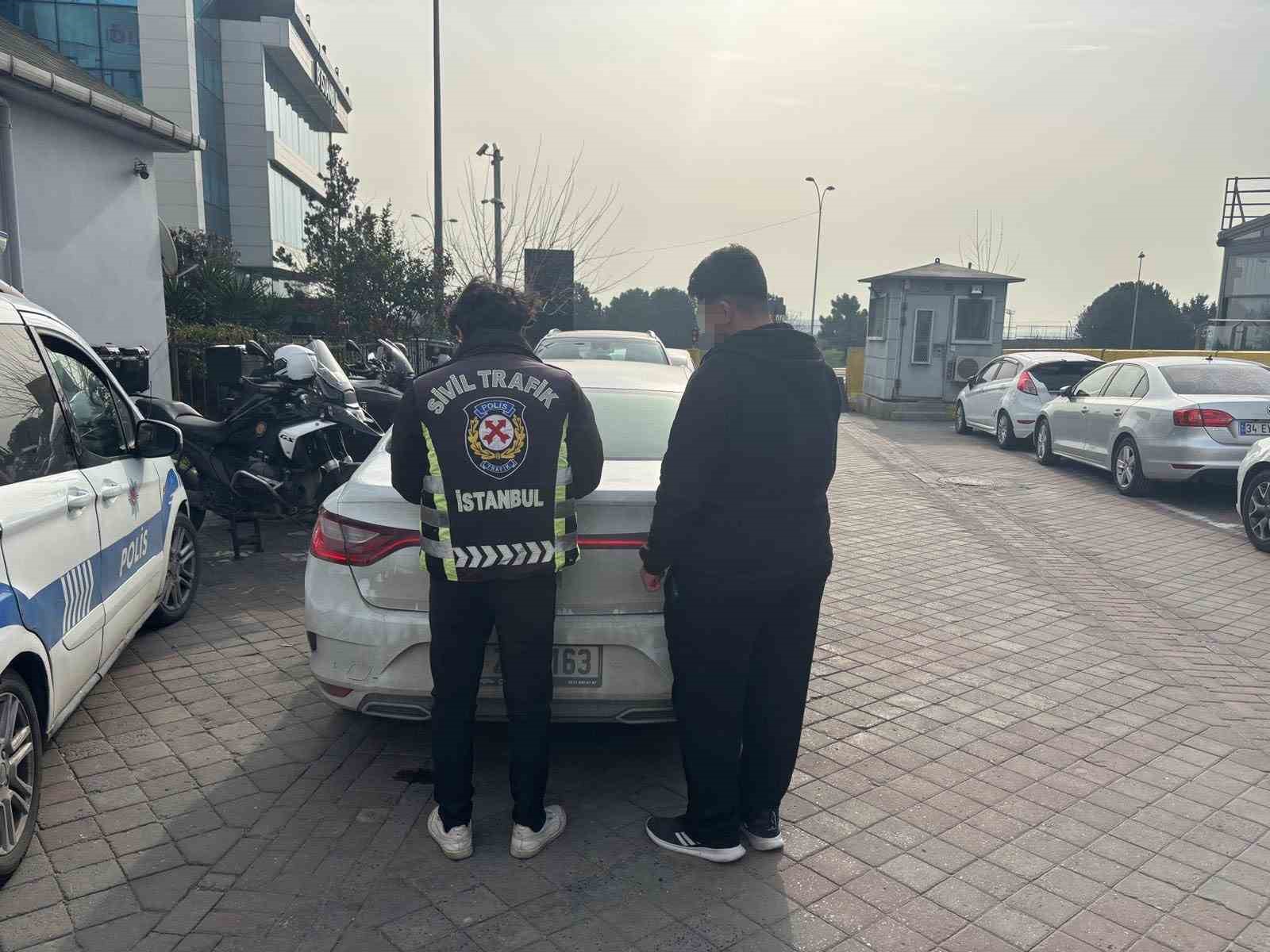 Ehliyetleri komple gitti! Hem drift hem makas