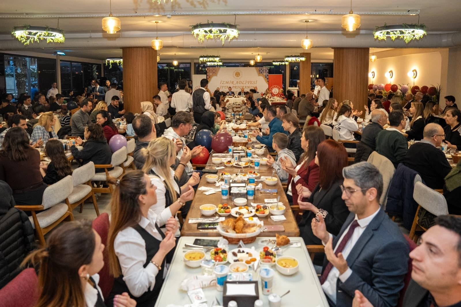 İzmir Adliyesi bu iftarda buluştu