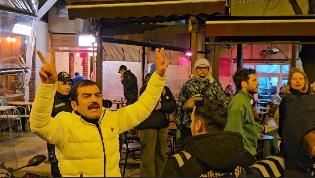 Ufuk Bayraktar yine olay çıkardı! Kadınlar Günü kutluyorlardı