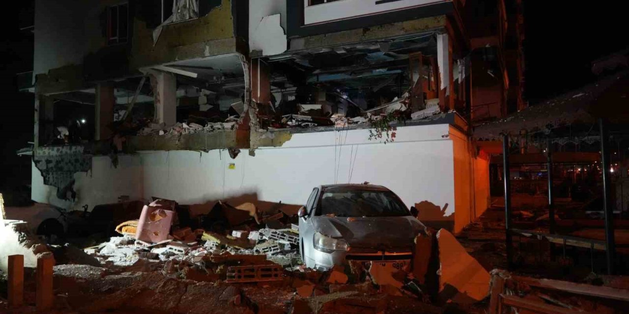 14 katlı binada doğal gaz patlaması! 16 kişi yaralandı