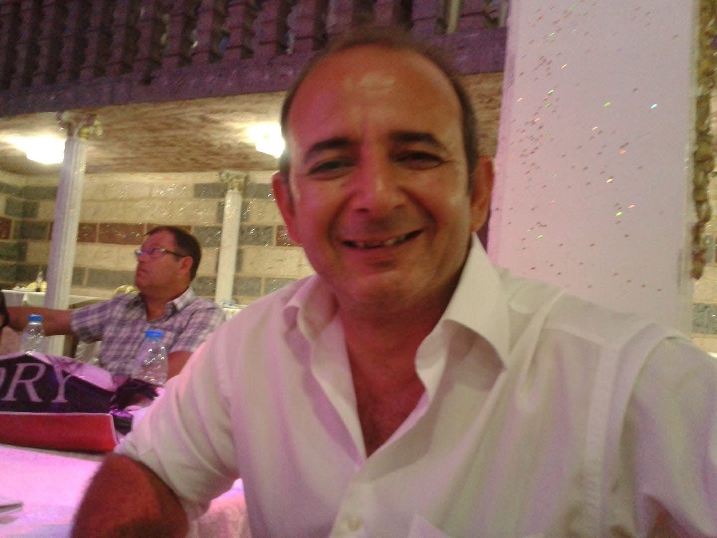 İzmir ölen taksici Deniz Örer'e ağlıyor