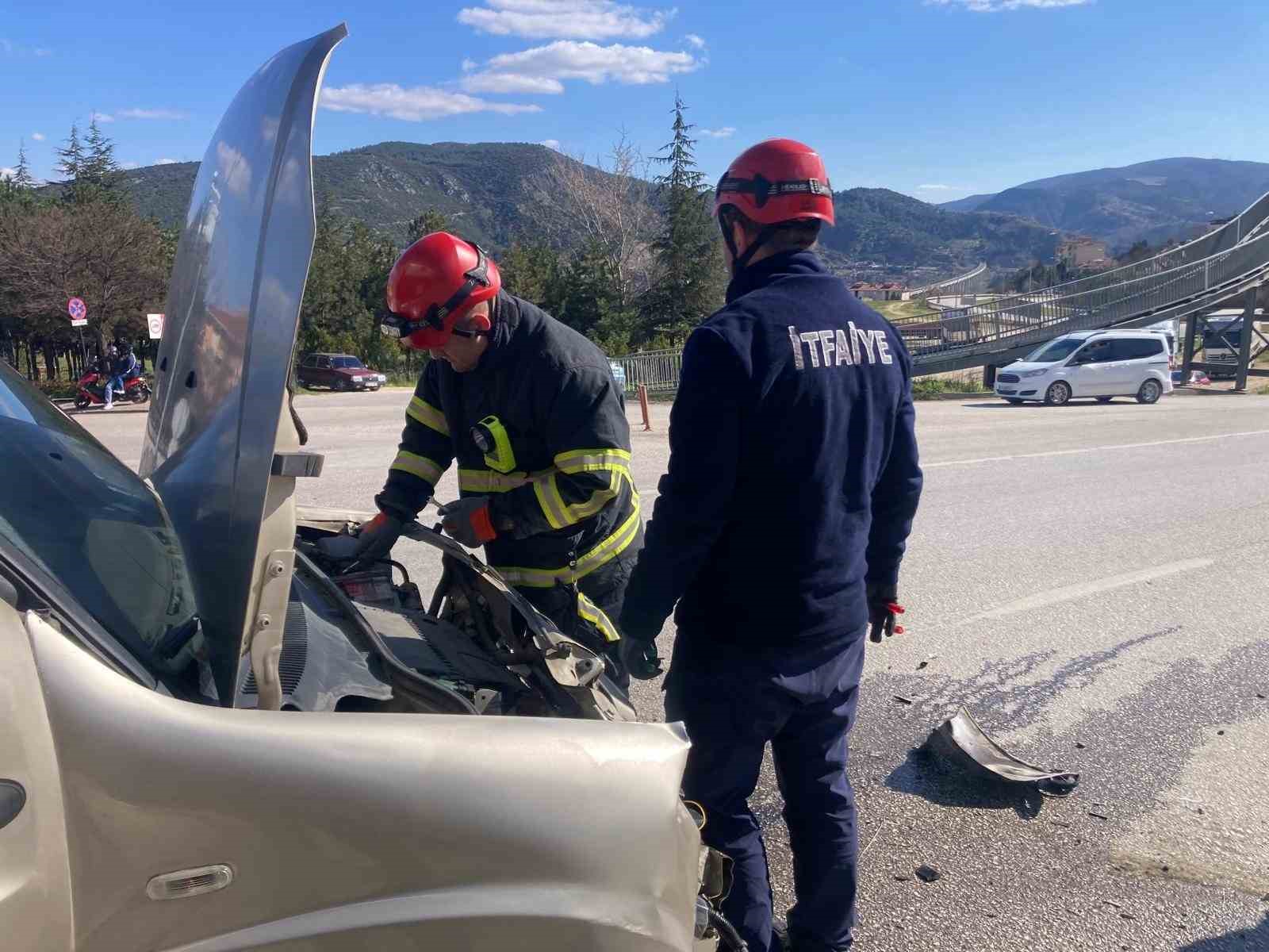 Olan oldu deyip tedbiren aracın aküsünü söktüler