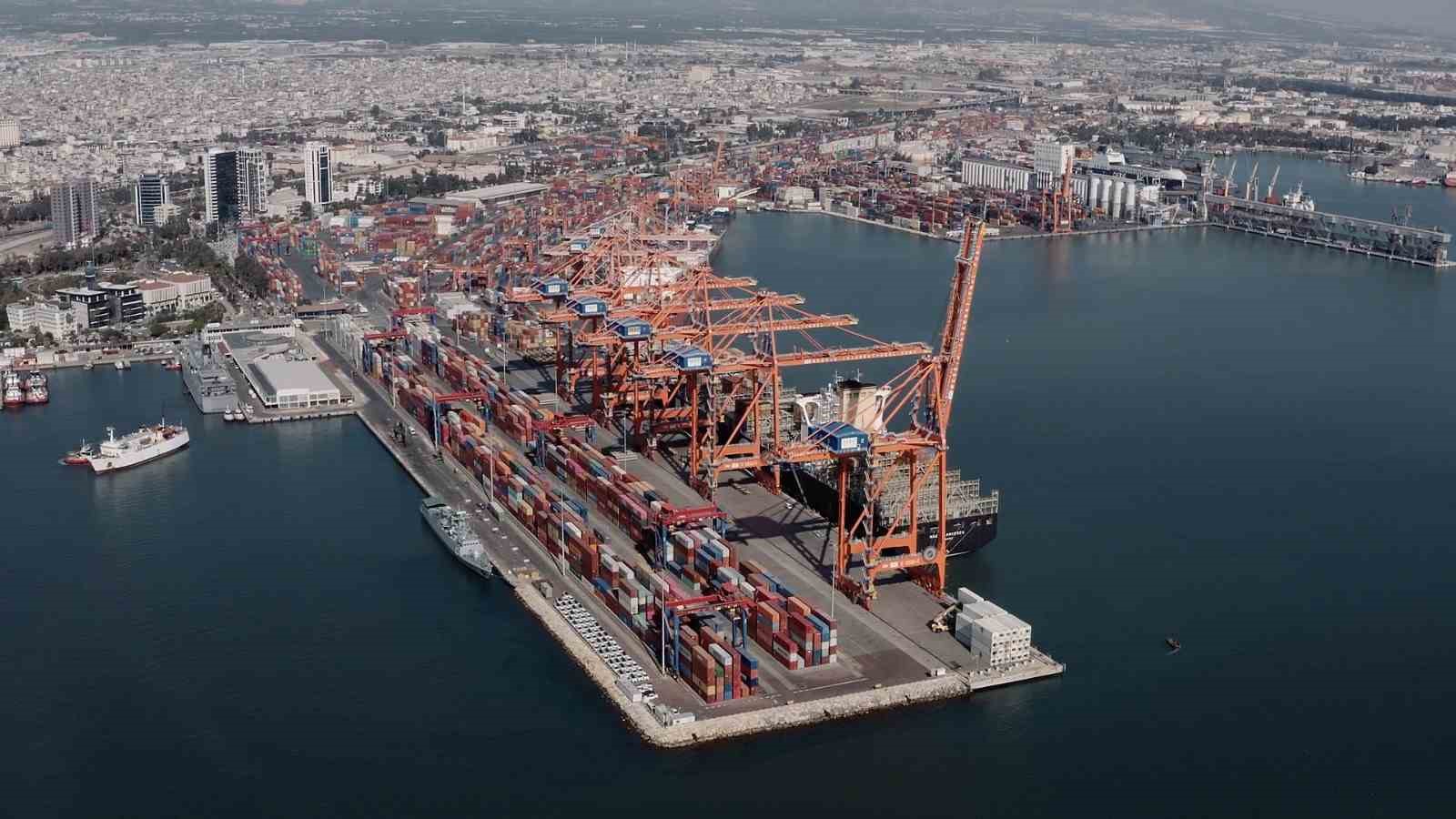 Türk Limanları dünyanın yükünü çekiyor