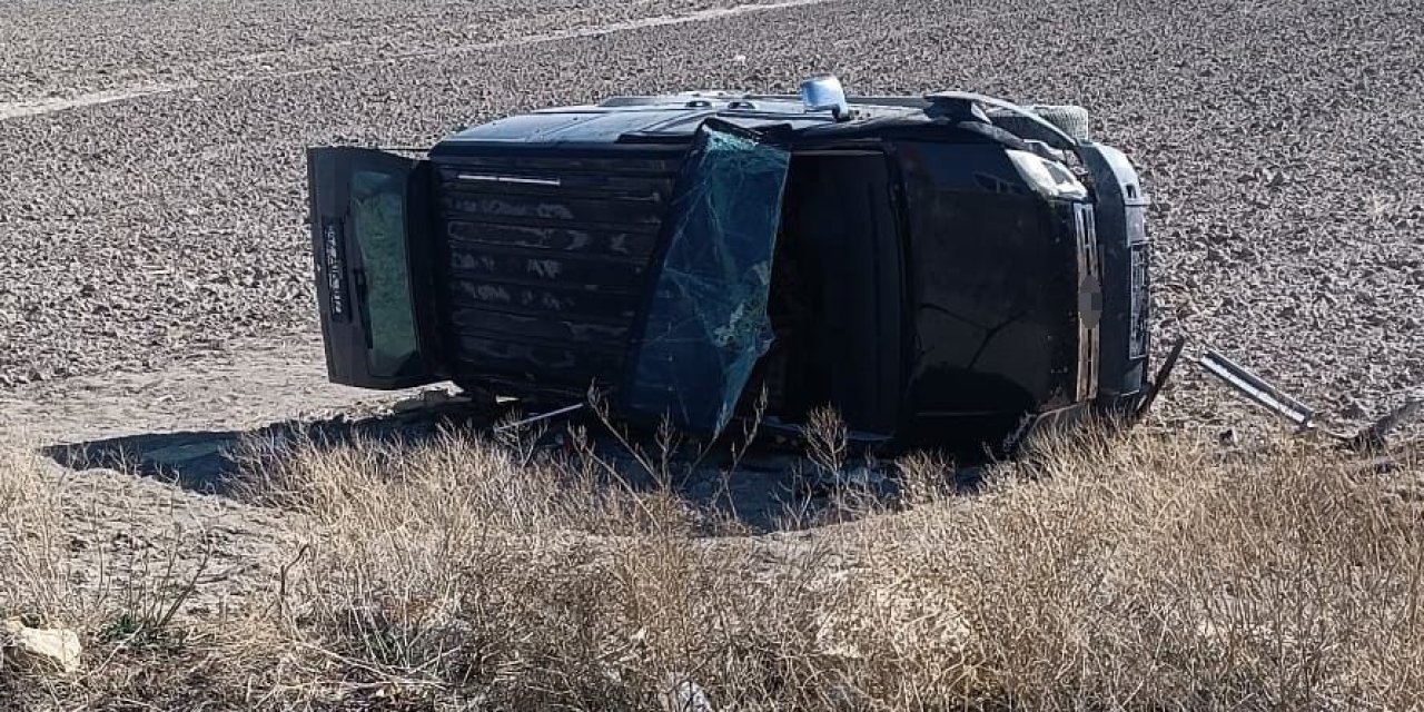 Karapınar’da kamyonet devrildi: 4 yaralı