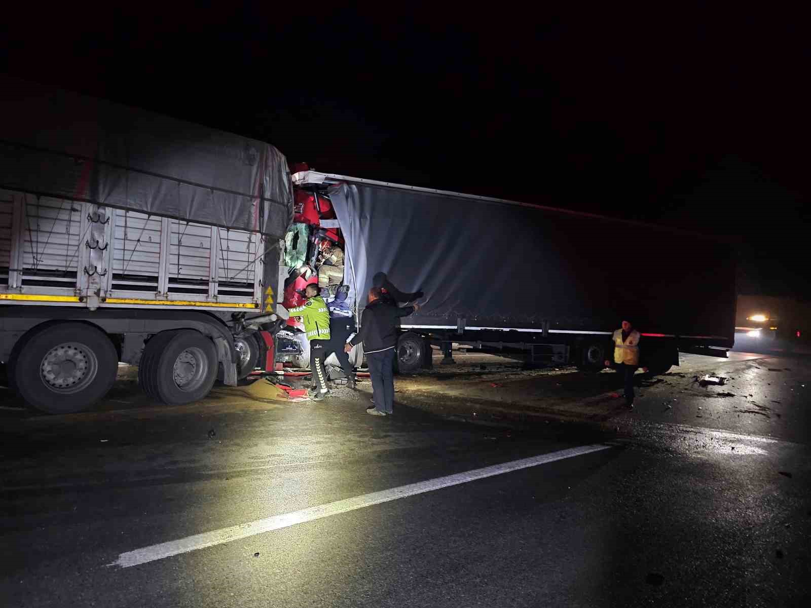 Bursa'daki tır kazasından acı haber! Konya plakalı tıra çarptı