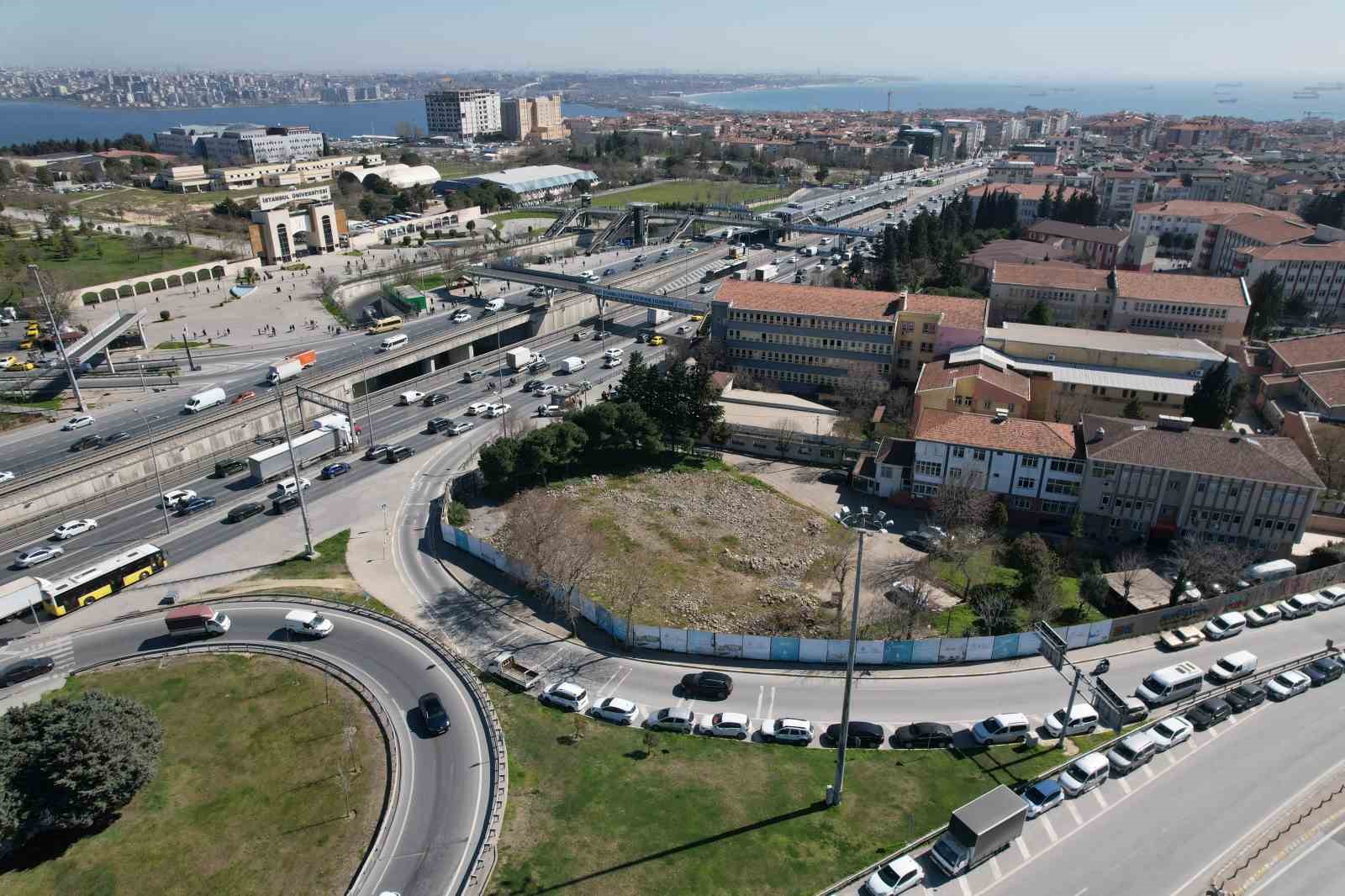 5,8 büyüklüğündeki depremde yıkıldı: Hacı Ahmet Tükenmez Camii'ne ne olacak?