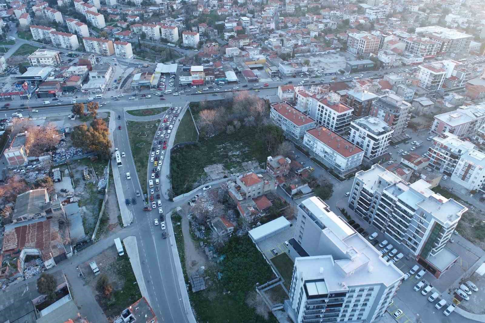 Karşıyaka Trafiğinde Devrim: Mavişehir-Anadolu Caddesi Arası 5 Dakikaya İniyor!