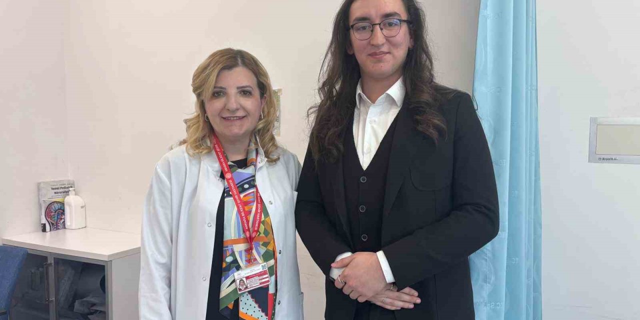 MS hastası tıp öğrencisi, kendi hastalığını araştırıyor