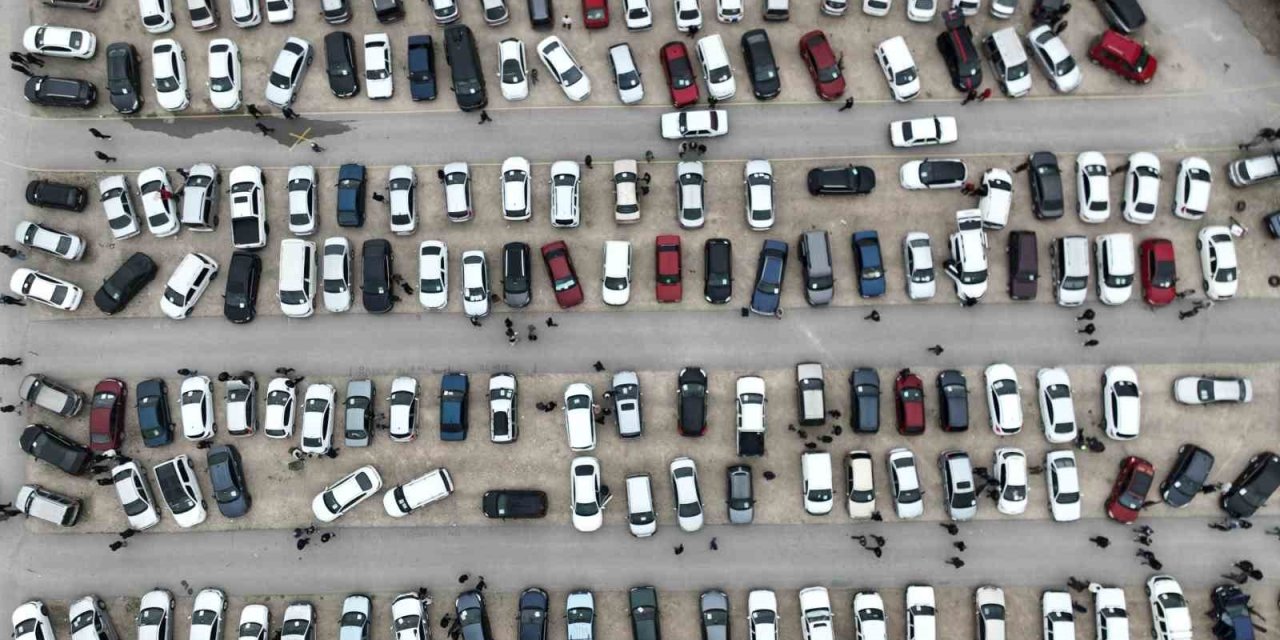 Bayram öncesi oto pazarında beklenen hareketlilik yaşanmadı