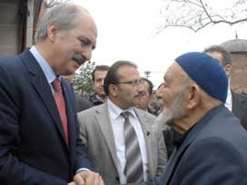 Kurtulmuş, Baba Gül'ün elini öpüp duasını aldı