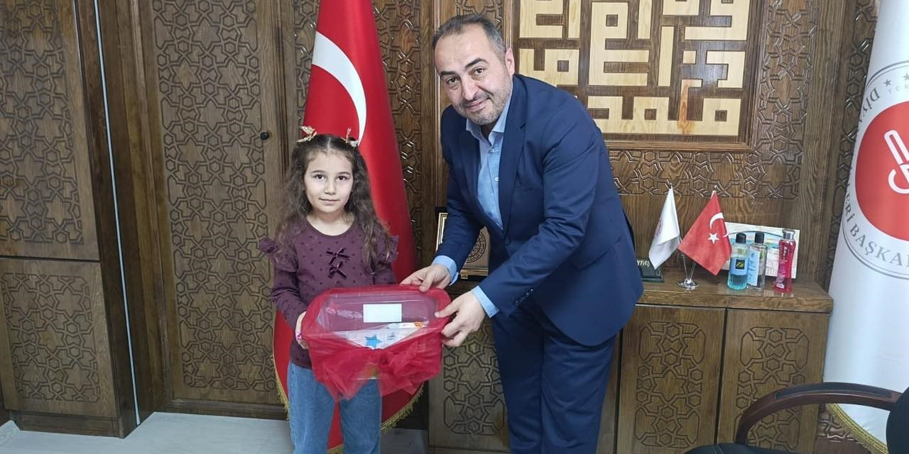 Kendileri küçük yürekleri büyük