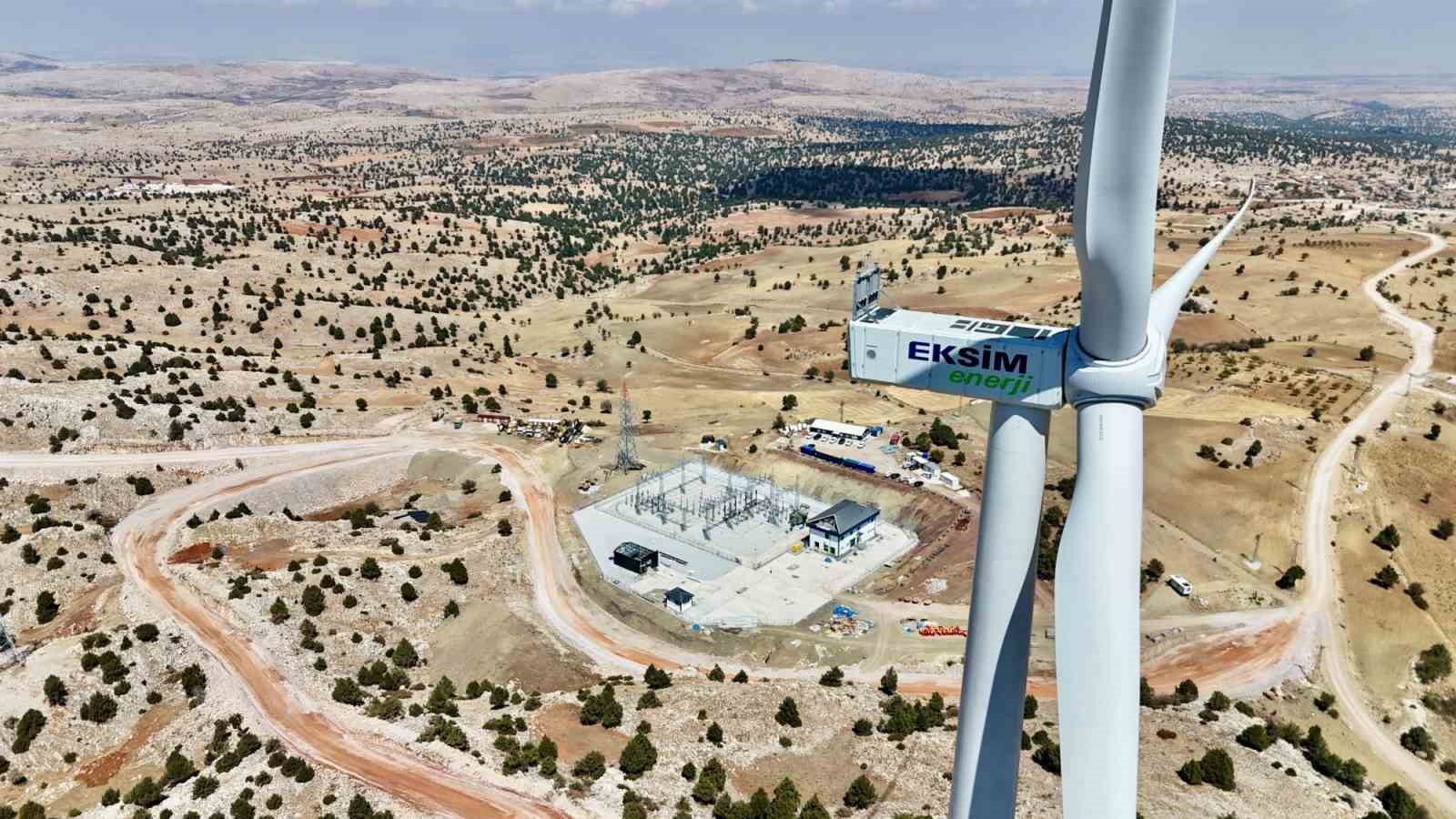 Karaman'da dev pervaneler dönmeye başladı