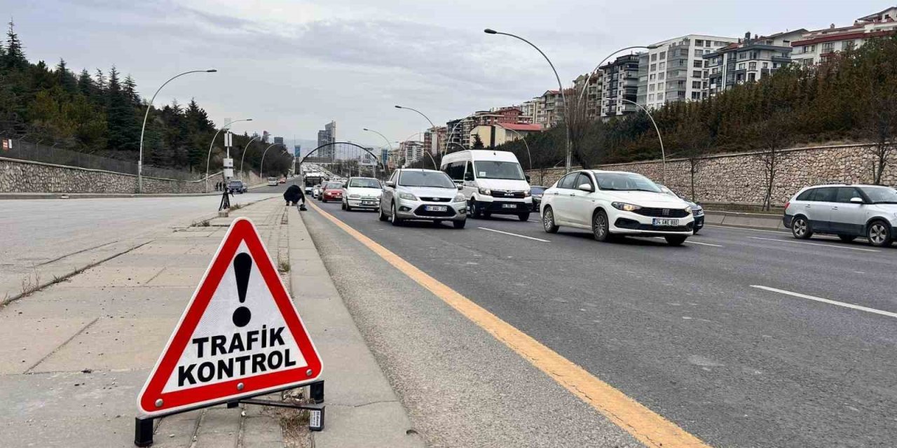 Bayramda Trafikte Tam Alarm! 45 Bin Personel Sahaya İniyor!