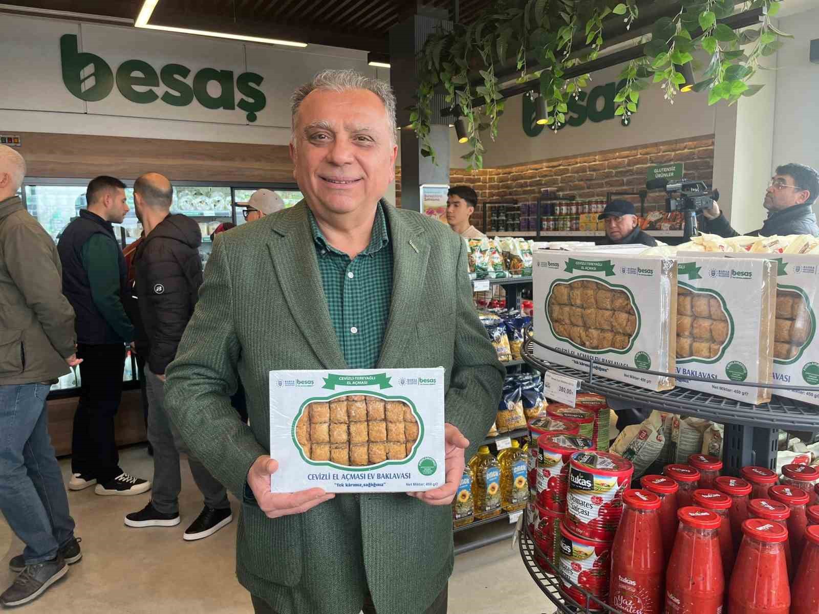 Belediye yarım kilosu 380 liraya baklava satıyor