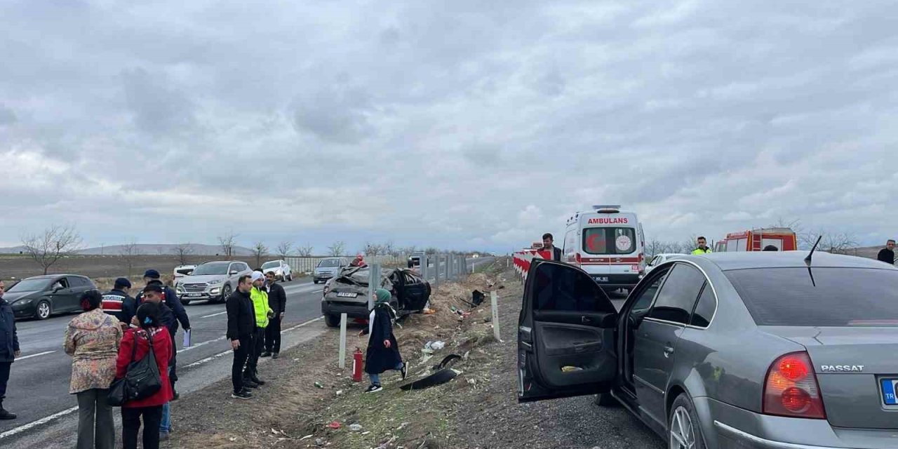 Konya’da takla atan otomobilde yaralanan genç, hayatını kaybetti