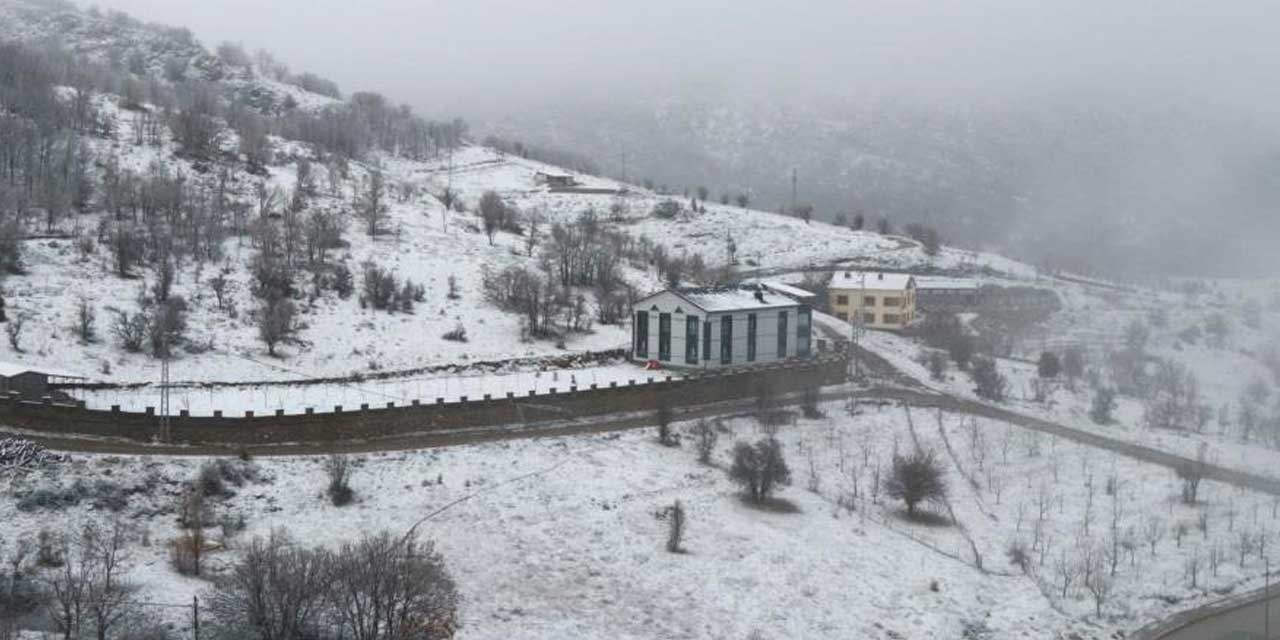 Kar Yağdı Konya'nın İlçesi Beyaz Gelinliği Yine Giydi