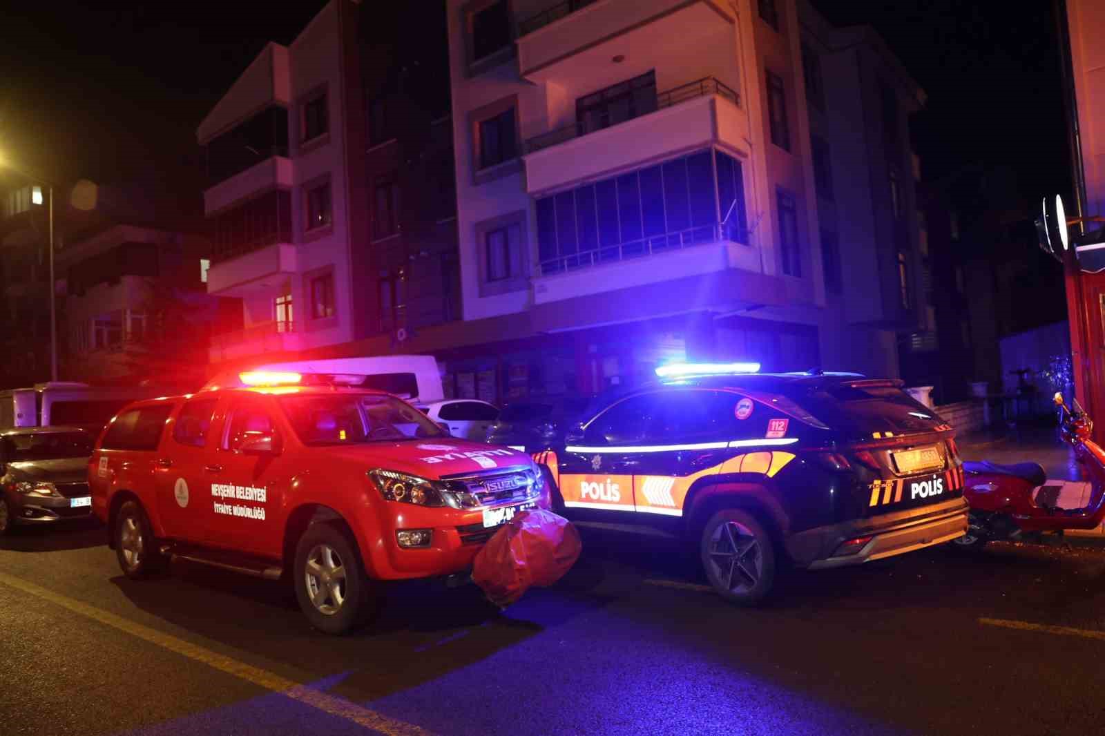 4 gündür sesi çıkmıyordu öldüğü anlaşıldı! Kapıyı ekipler açtı