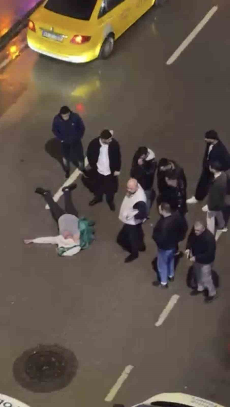 Turan Güneş Caddesi karıştı! Yerde tekmelediler