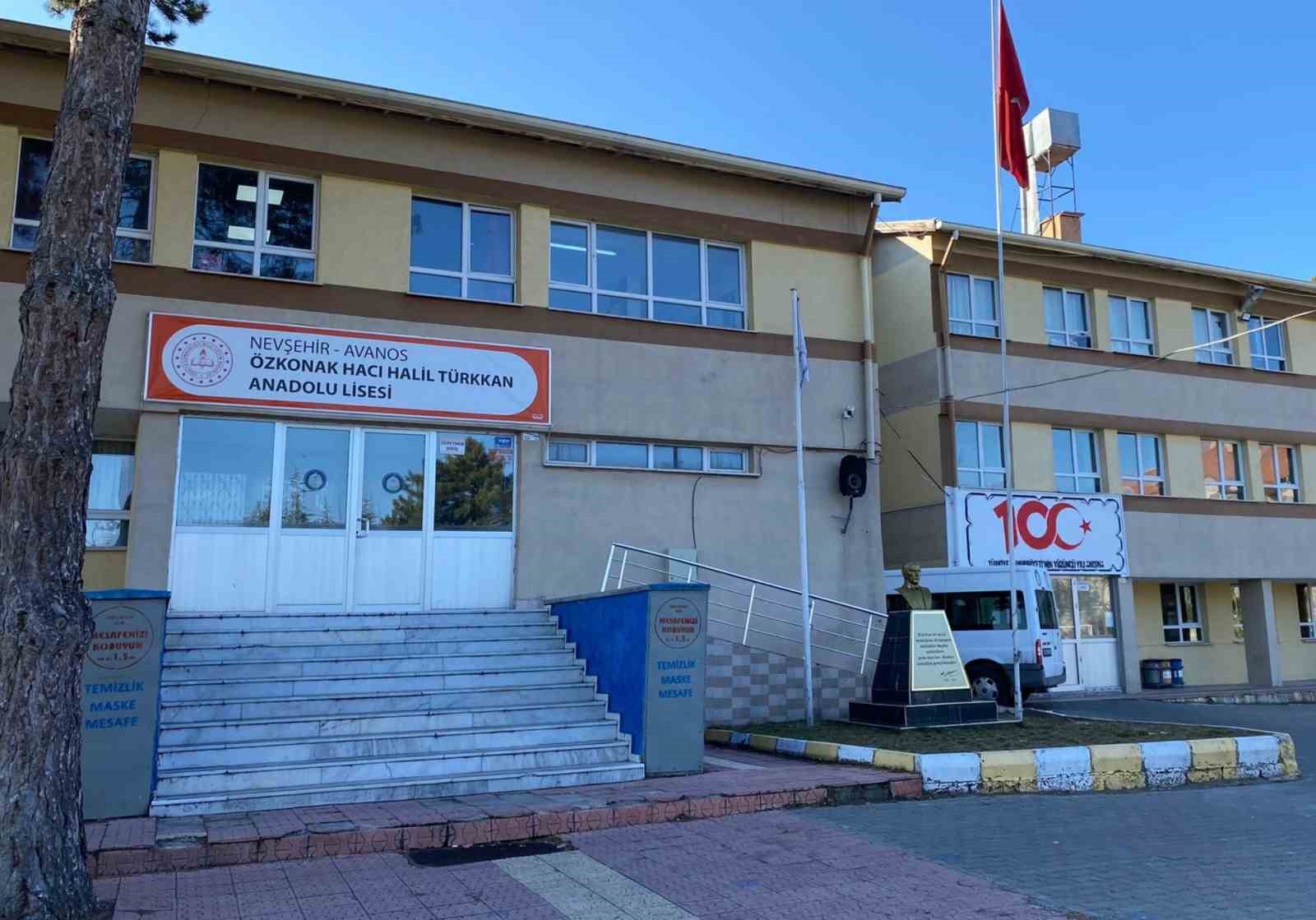 Hacı Halil Türkan Anadolu Lisesi çalışanı ölü bulundu