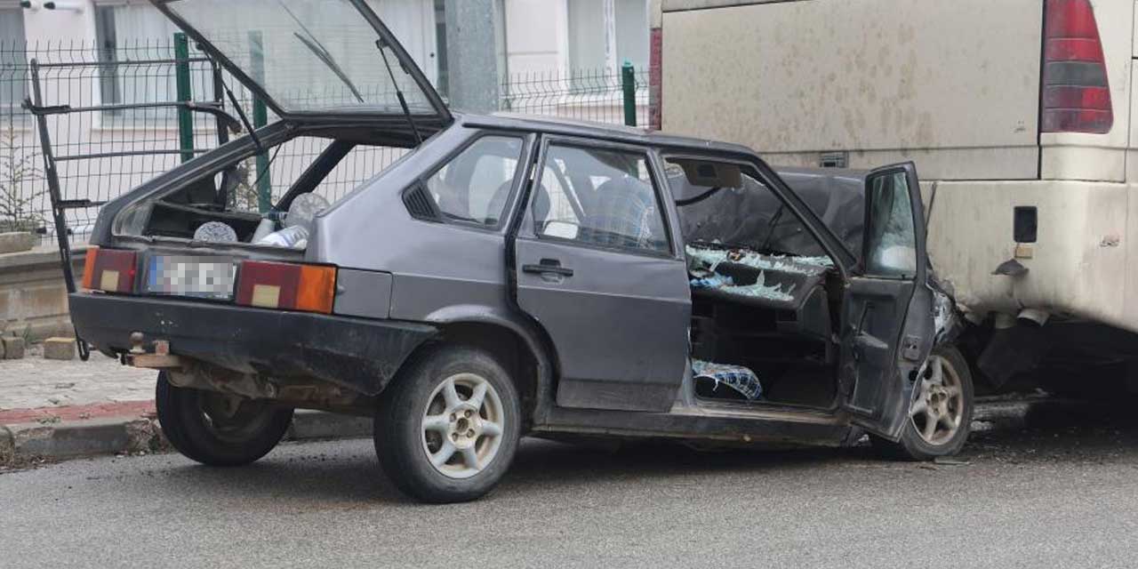 Gödene TOKİ’de kaza: Otobüse ok gibi saplandı