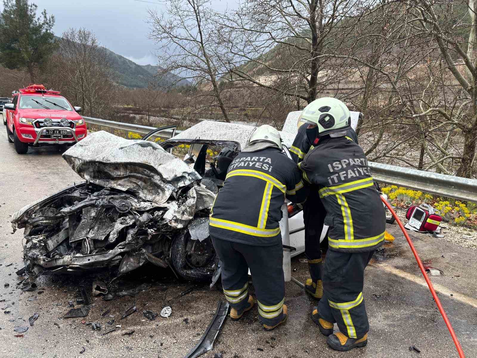Araç tanınmaz hale geldi! 2 kişi öldü