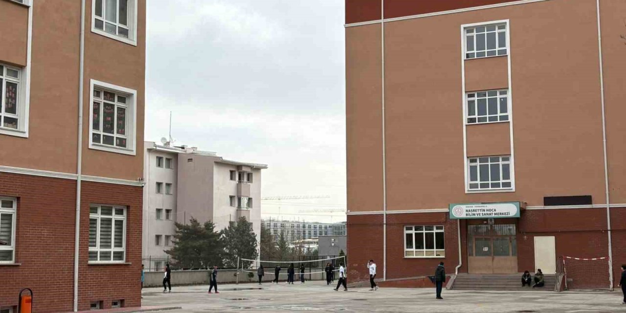 Ara tatil sona erdi, okullarda dersler yeniden başladı