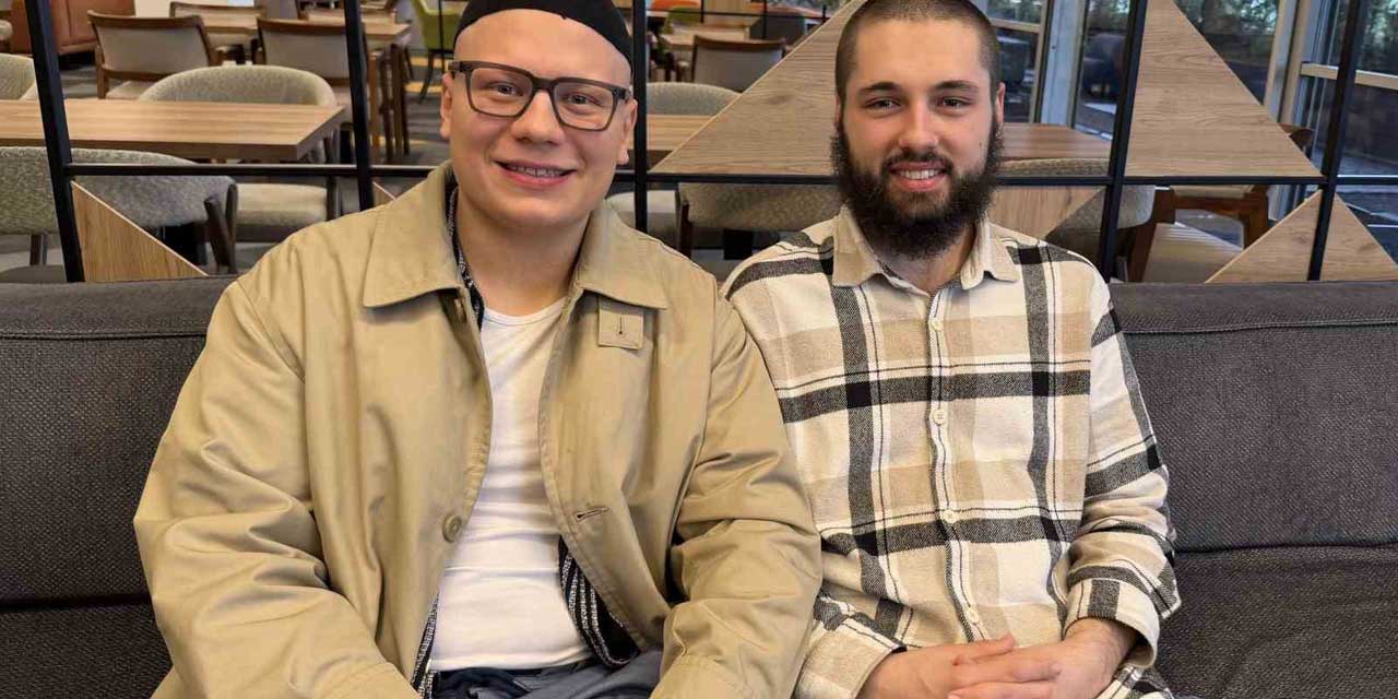 Alman iki gencin İslam yolculuğu! 'Ailemden gizli ibadet ettim'