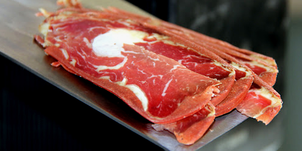 Kokoreçe onay vermeyen Avrupa Birliği pastırmayı kabul etti