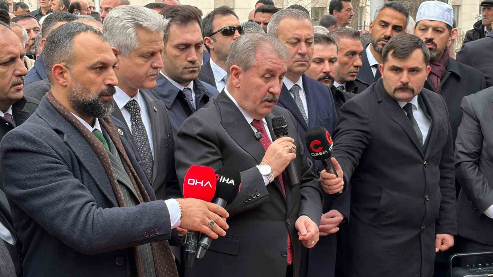 Muhsin Yazıcıoğlu, kabri başında anıldı