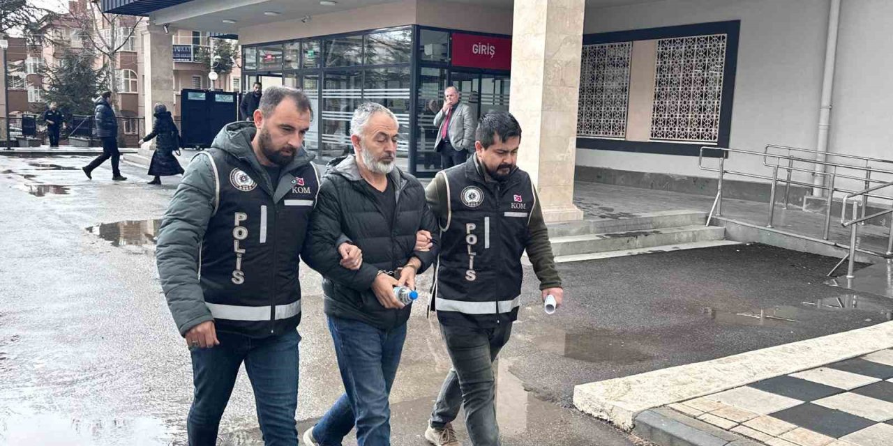 Bakan Gürlek’in tapu kayıtlarını sorgulayan tapu müdürü tutuklandı