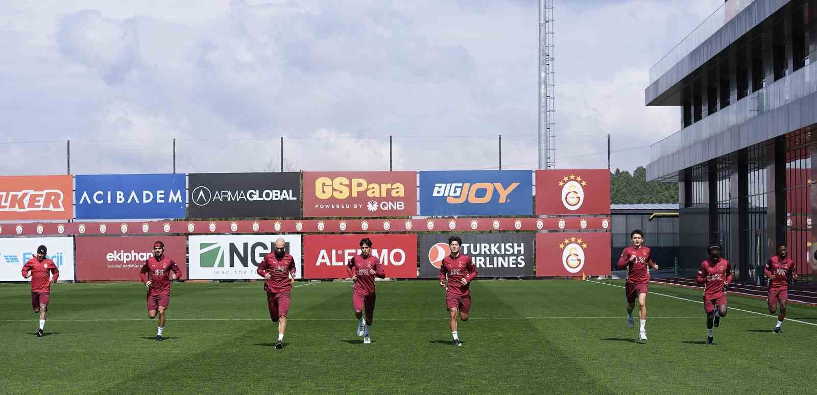 Galatasaray Trabzon'a çift çalıştı
