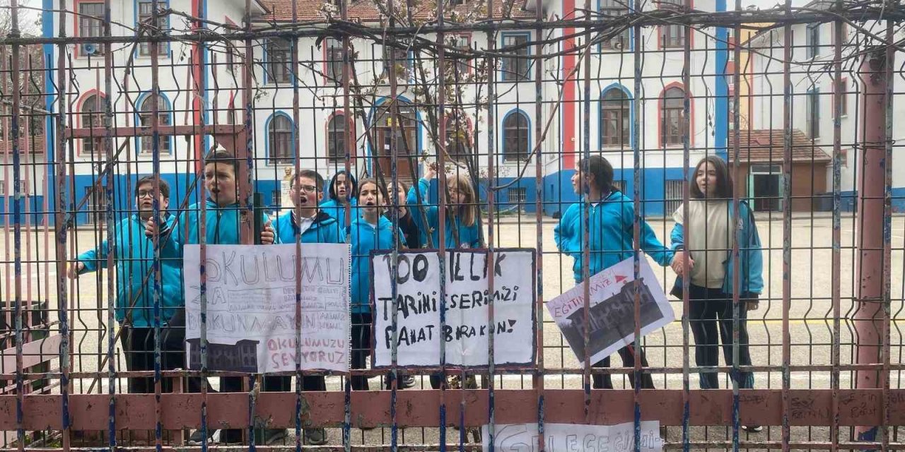 Ankara'da Okul Krizi: Mimar Kemal Ortaokulu Velileri Ayakta!