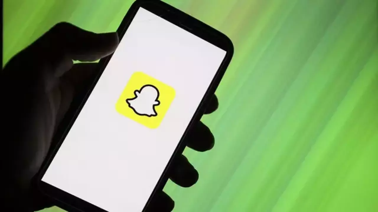 AB'den Snapchat'e Dev Soruşturma: Çocukların Güvenliği Tehlikede mi?