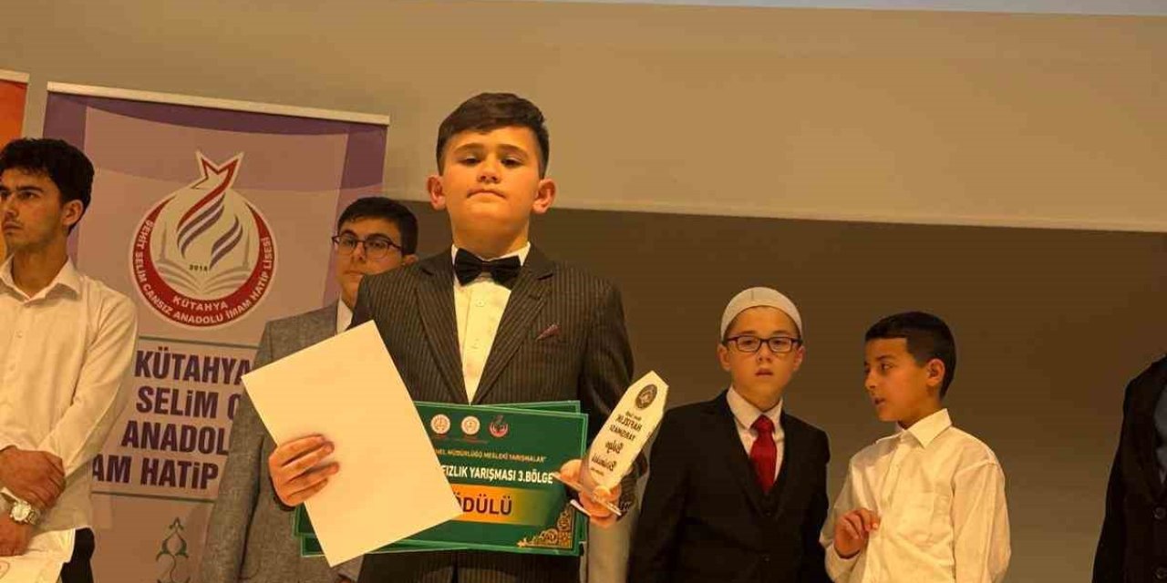 11 yaşındaki hafızlık öğrencisi yarışmada birinci oldu
