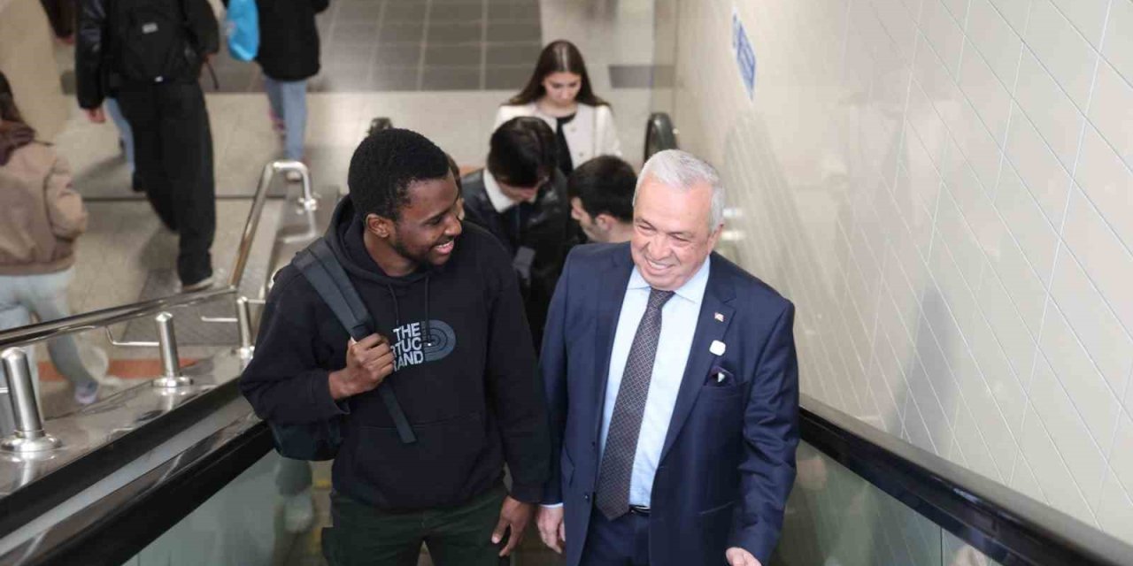 Başkandan mesai öncesi metro sürprizi